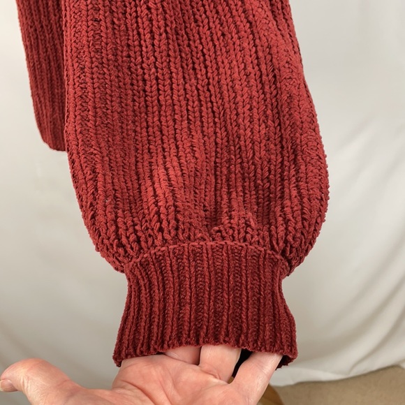 Free People Maroon Chunky Cable Knit Sweater w/Balloon Sleeves & Hi Lo Hem - Picture 6 of 14